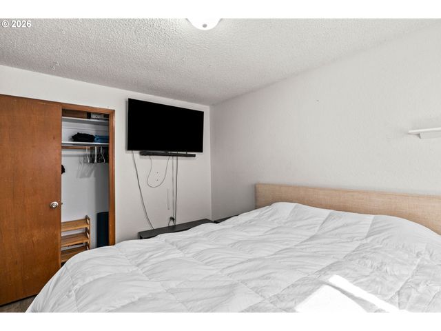 1590 SCANDIA St, Eugene, OR 97402