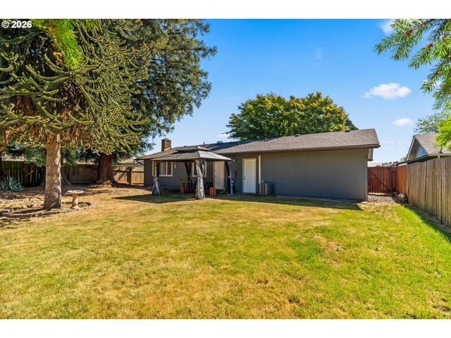 1590 SCANDIA St, Eugene, OR 97402