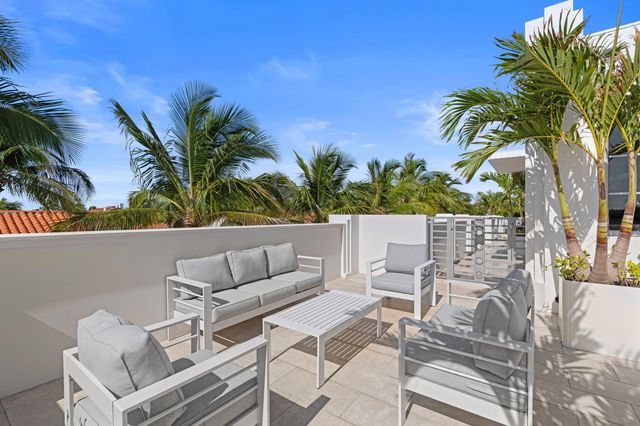 247 Worth Avenue Penthouse, Palm Beach, FL 33480