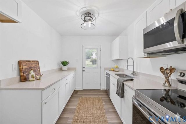2244 Lakeview Dr, Powhatan, VA 23139
