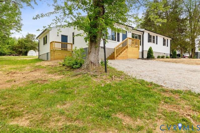 2244 Lakeview Dr, Powhatan, VA 23139