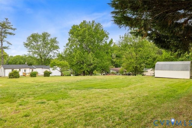 2244 Lakeview Dr, Powhatan, VA 23139