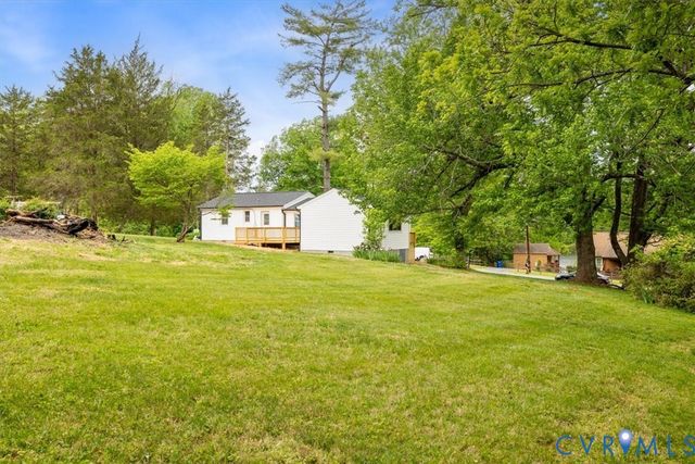 2244 Lakeview Dr, Powhatan, VA 23139