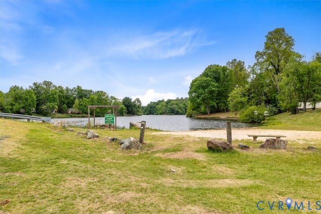 2244 Lakeview Dr, Powhatan, VA 23139