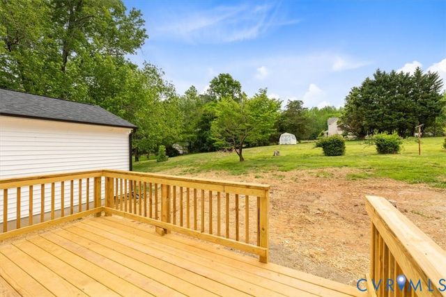 2244 Lakeview Dr, Powhatan, VA 23139