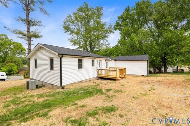 2244 Lakeview Dr, Powhatan, VA 23139