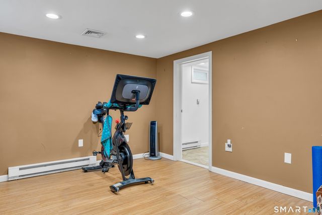 27 Linda Avenue, Montville, CT 06382