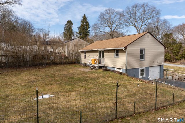 27 Linda Avenue, Montville, CT 06382