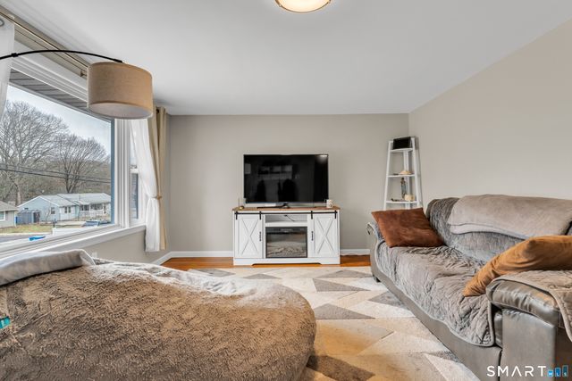 27 Linda Avenue, Montville, CT 06382