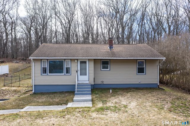 27 Linda Avenue, Montville, CT 06382