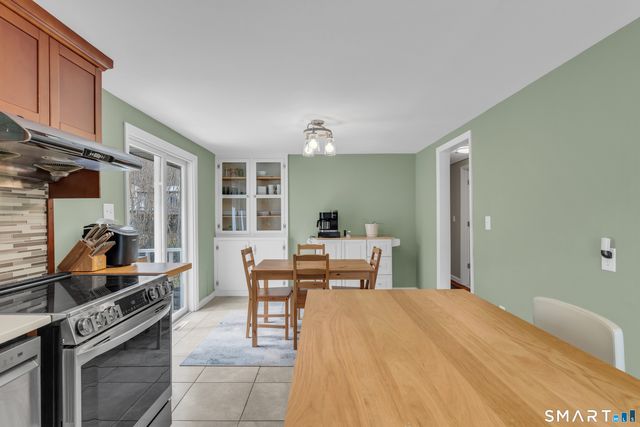 27 Linda Avenue, Montville, CT 06382