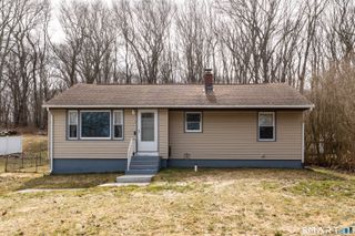 27 Linda Avenue, Montville, CT 06382