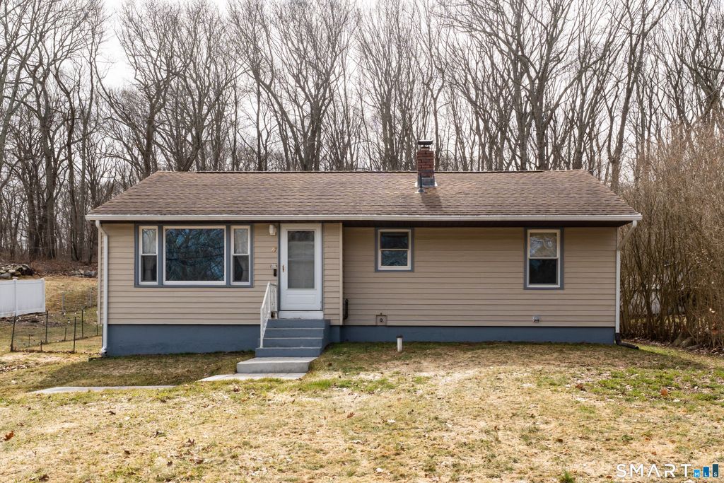 27 Linda Avenue, Montville, CT 06382