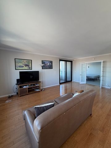 85 East India Row 17B, Boston, MA 02110