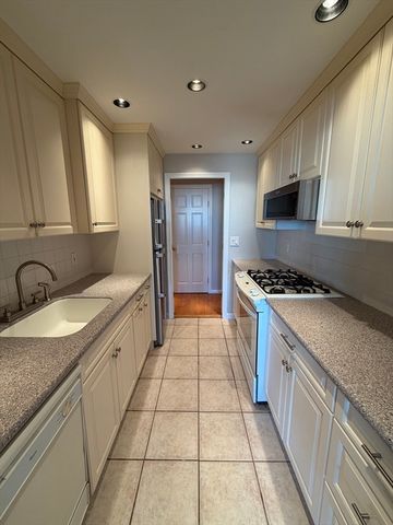 85 East India Row 17B, Boston, MA 02110