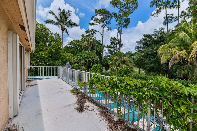 522 CYPRESS GREEN Circle, Wellington, FL 33414