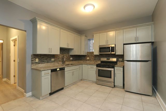 7414 S Harvard Avenue 1st, Chicago, IL 60621