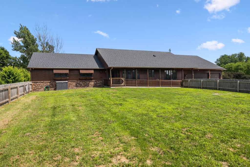 1410 Rosewood Lane, Sauk Rapids, MN 56379