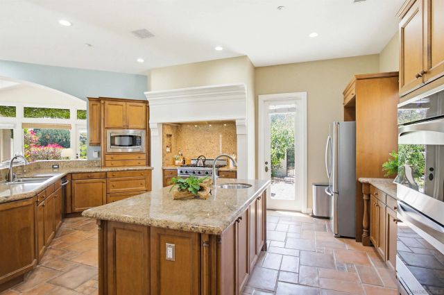 8235 Caminito Santaluz Norte, San Diego, CA 92127