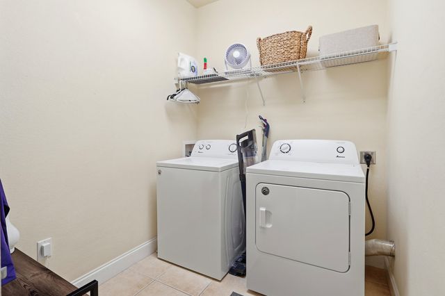 524 Valparaiso Parkway UNIT B, Valparaiso, FL 32580