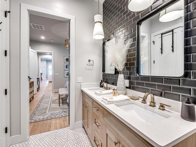 82 Pistache Lane, Carlton Landing, OK 74432