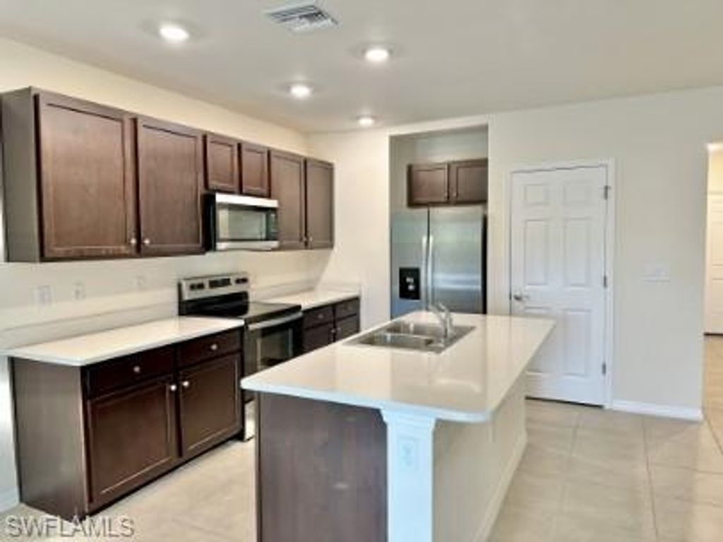 15257 Wildflower CIR, Naples, FL 34119