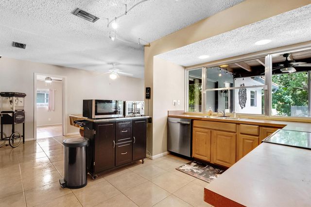 10875 NW 40th Street, Coral Springs, FL 33065