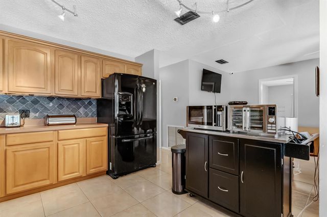 10875 NW 40th Street, Coral Springs, FL 33065