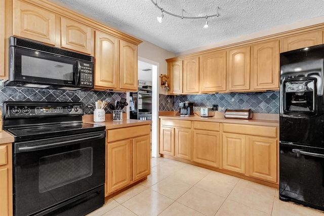 10875 NW 40th Street, Coral Springs, FL 33065