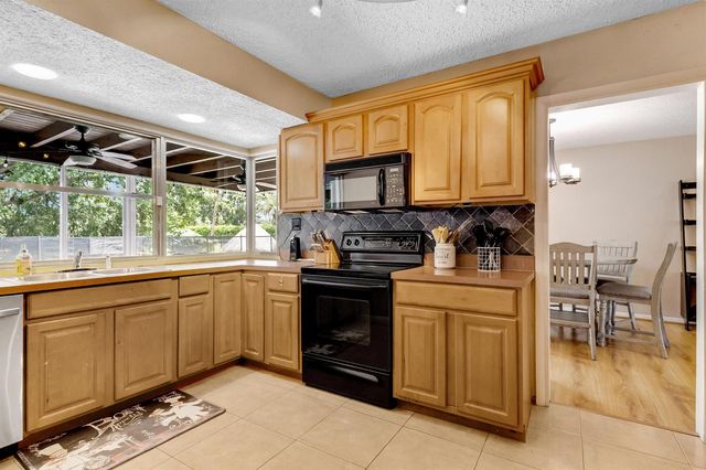 10875 NW 40th Street, Coral Springs, FL 33065