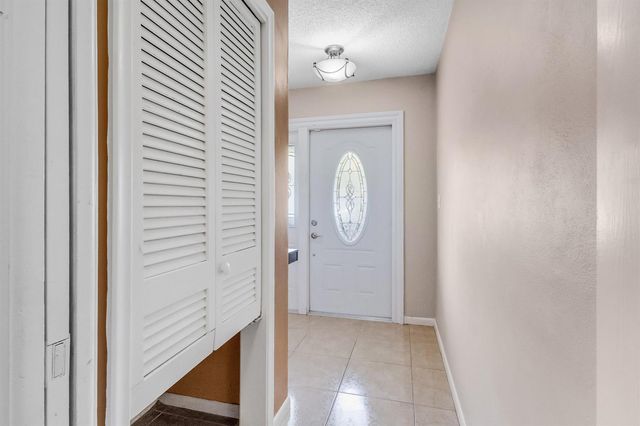 10875 NW 40th Street, Coral Springs, FL 33065