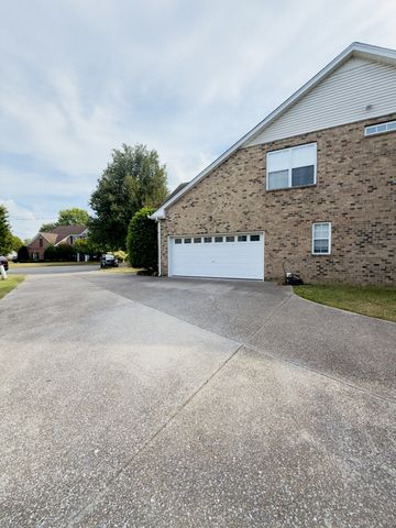 3304 Misty Winds Ln, Old Hickory, TN 37138
