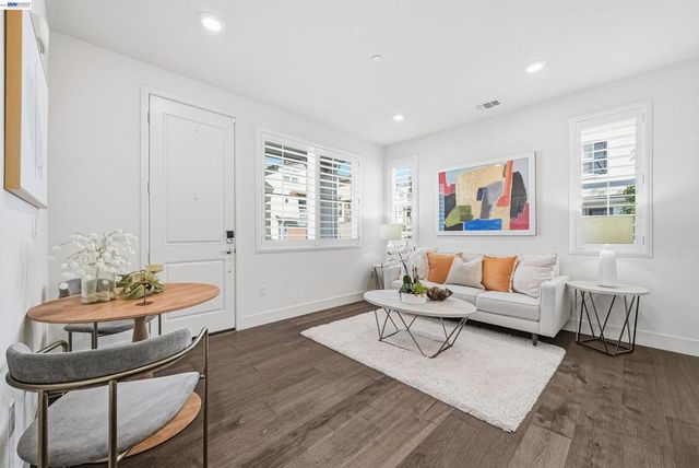 37879 Seafarer Rd, Newark, CA 94560