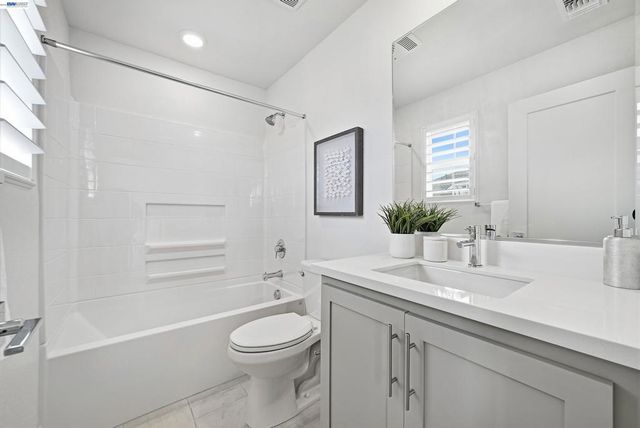 37879 Seafarer Rd, Newark, CA 94560