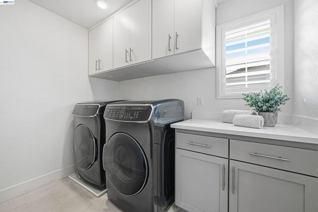 37879 Seafarer Rd, Newark, CA 94560