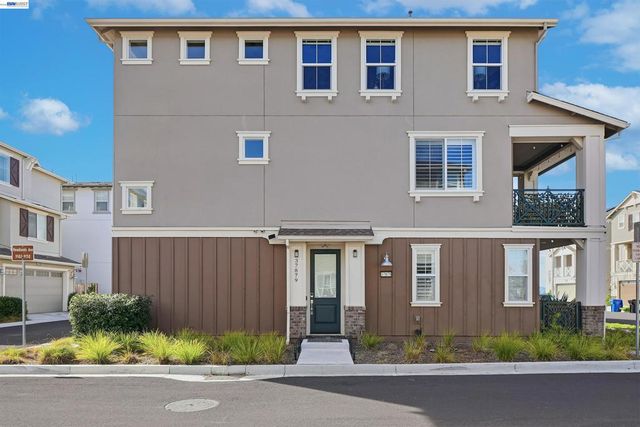 37879 Seafarer Rd, Newark, CA 94560