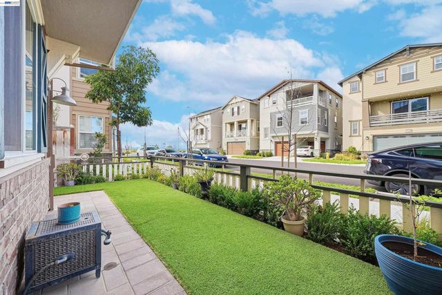 37879 Seafarer Rd, Newark, CA 94560