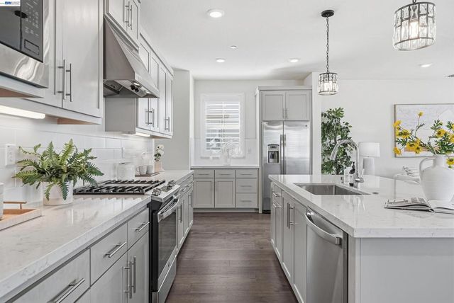 37879 Seafarer Rd, Newark, CA 94560