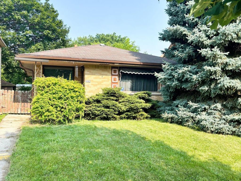 3387 S Howell AVENUE, Milwaukee, WI 53207