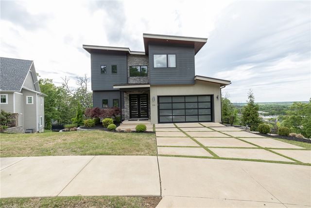 514 E Ozark View Drive, Fayetteville, AR 72703
