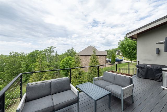 514 E Ozark View Drive, Fayetteville, AR 72703