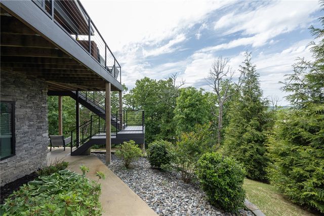 514 E Ozark View Drive, Fayetteville, AR 72703