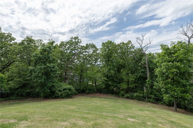 514 E Ozark View Drive, Fayetteville, AR 72703