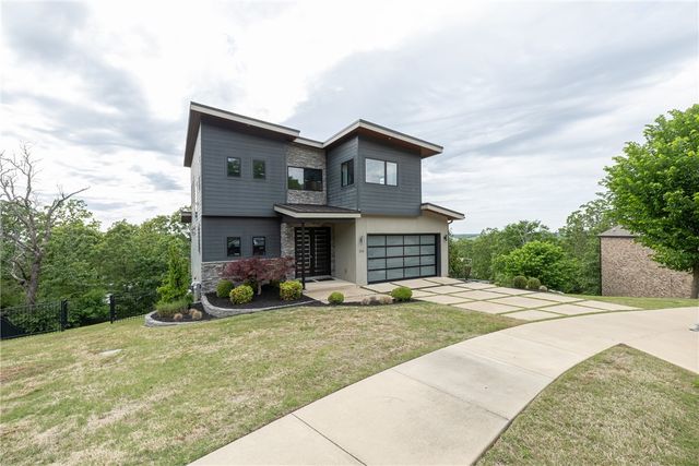 514 E Ozark View Drive, Fayetteville, AR 72703