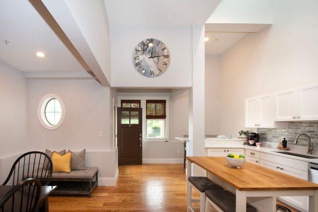 599 Washington St 9, Pembroke, MA 02359