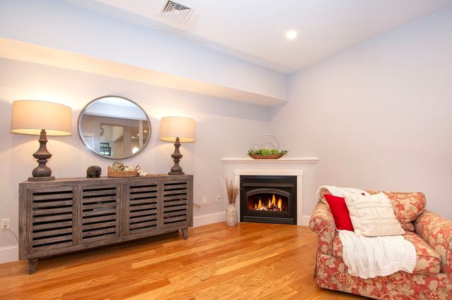 599 Washington St 9, Pembroke, MA 02359