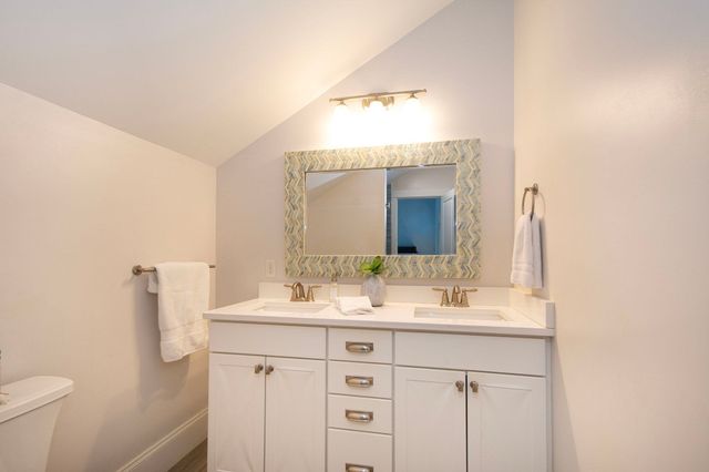 599 Washington St 9, Pembroke, MA 02359