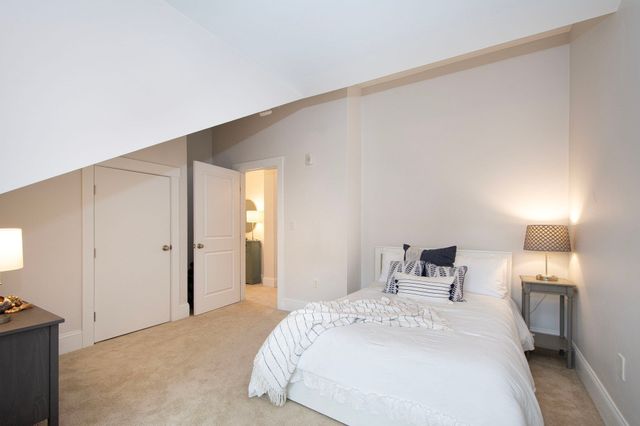 599 Washington St 9, Pembroke, MA 02359