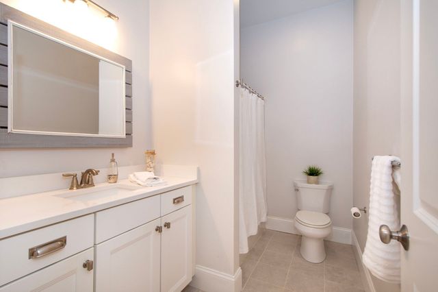 599 Washington St 9, Pembroke, MA 02359