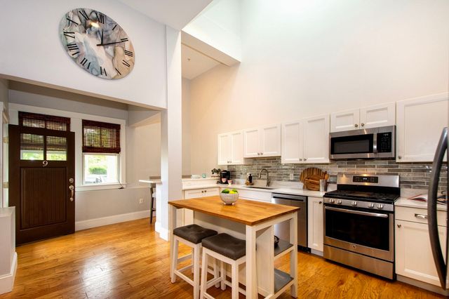 599 Washington St 9, Pembroke, MA 02359